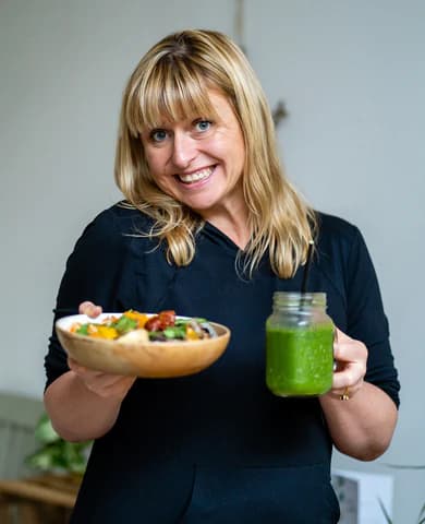 Niki Charnock — Naturopathic Nutritionist
